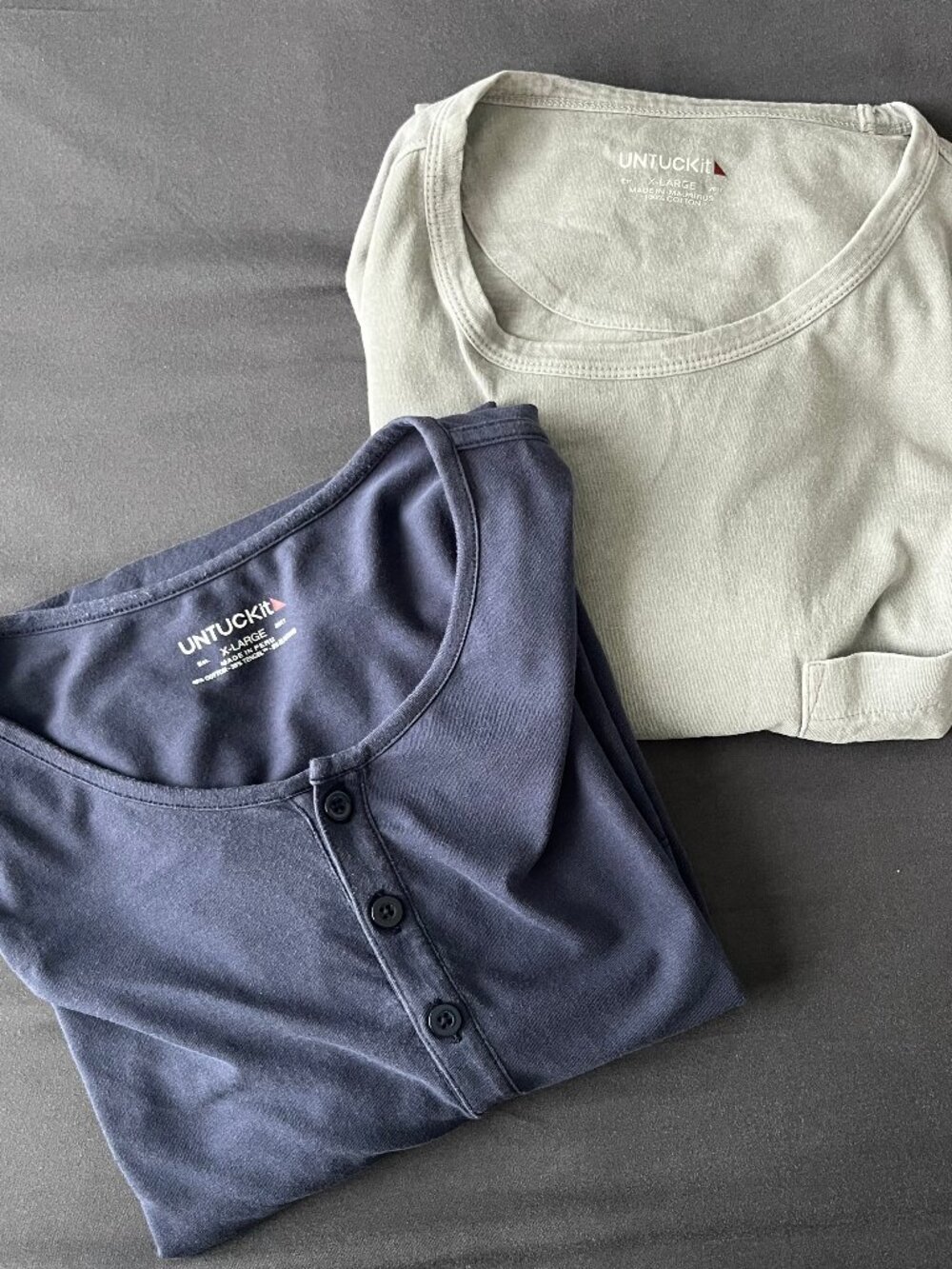UNTUCKit Mens US XL Shirt Bundle (Lot of 2) - Glera Henley & Bolney Pocket